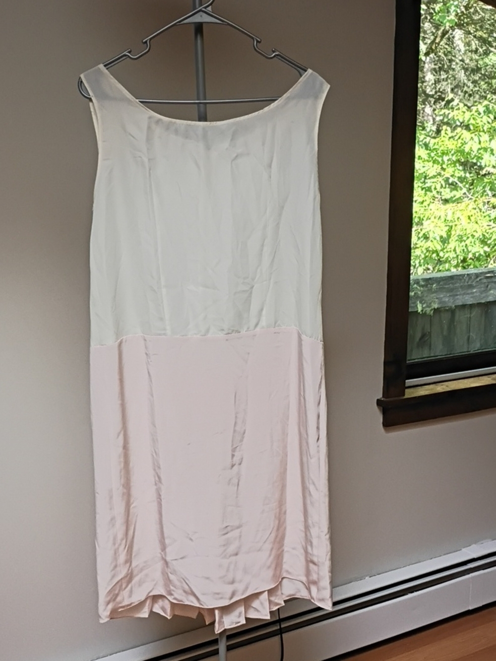 Elegant Two-Tone White and Light Pink Sleeveless Slip Dress
